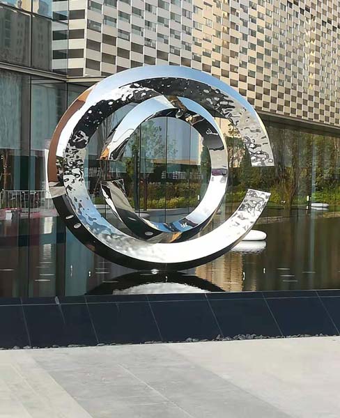 阜陽(yáng)不銹鋼雕塑廠家的雕塑作品在旅游開(kāi)發(fā)中的價(jià)值如何體現(xiàn)？