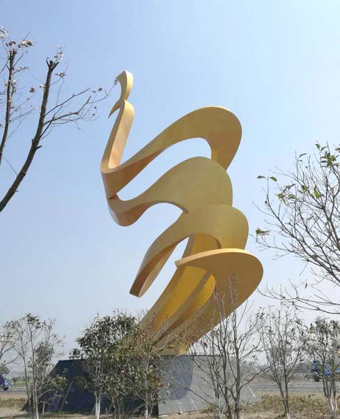 安徽雕塑公司的雕塑作品在環(huán)境藝術(shù)中的融合策略是什么？